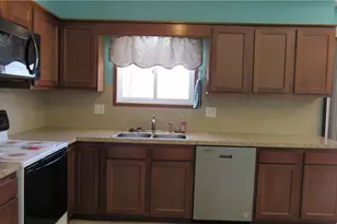 389 Riverview St, Canal Fulton, OH 44614 - Photo 1