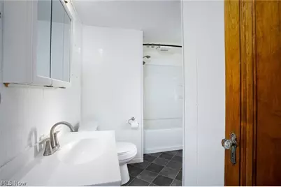 41 E Rosewood Avenue, Akron, OH 44301 - Photo 22