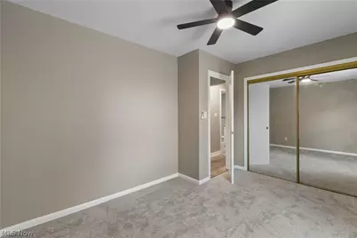 75 W Dartmore Avenue, Akron, OH 44301 - Photo 20