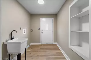 75 W Dartmore Ave, Akron, OH 44301 - Photo 24