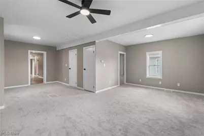 75 W Dartmore Avenue, Akron, OH 44301 - Photo 4