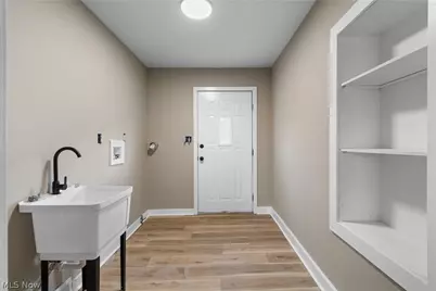 75 W Dartmore Avenue, Akron, OH 44301 - Photo 24