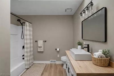 75 W Dartmore Avenue, Akron, OH 44301 - Photo 16