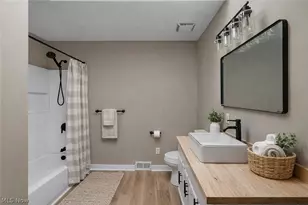 75 W Dartmore Ave, Akron, OH 44301 - Photo 16