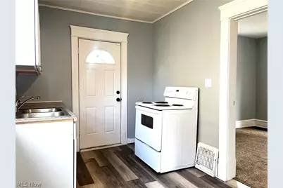2291 11th Street SW, Akron, OH 44314 - Photo 8
