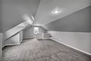 13315 Thornhurst Ave, Garfield Heights, OH 44105 - Photo 32
