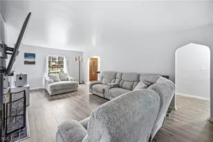 1724 Chestnut Blvd, Cuyahoga Falls, OH 44223 - Photo 14