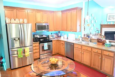 3932 Courtyard Drive, Lorain, OH 44053 - Photo 2