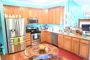3932 Courtyard Dr, Lorain, OH 44053 - Photo 2