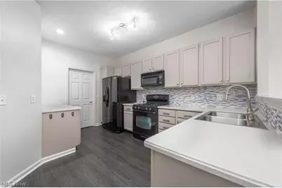 33136 Fairport Drive, Avon Lake, OH 44012 - Photo 14