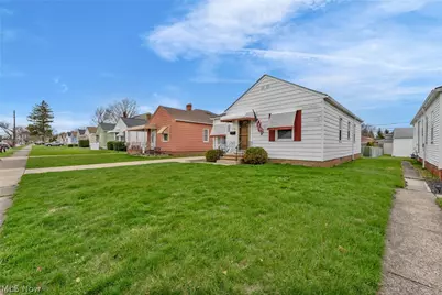 912 Dawnwood Drive, Parma, OH 44134 - Photo 4