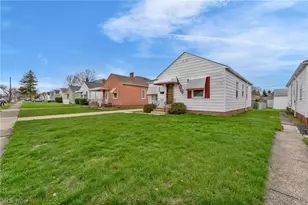 912 Dawnwood Dr, Parma, OH 44134 - Photo 4