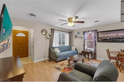 912 Dawnwood Drive, Parma, OH 44134 - Photo 6