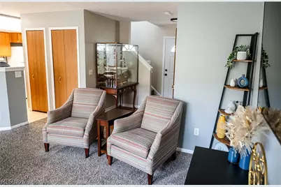 2146 Stonehenge Circle, Akron, OH 44319 - Photo 8