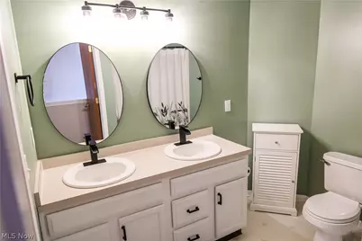 2146 Stonehenge Circle, Akron, OH 44319 - Photo 24