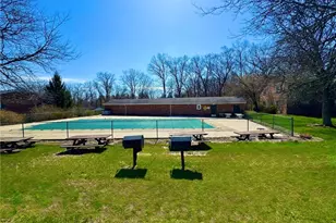 6910 Carriage Hill Dr, Brecksville, OH 44141 - Photo 20