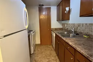 6910 Carriage Hill Dr, Brecksville, OH 44141 - Photo 8