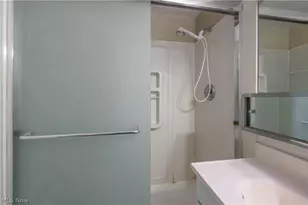 12520 Edgewater Dr, Oakwood, OH 44107 - Photo 34