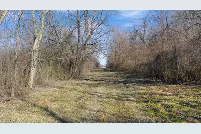 Gladdis Street SW, Massillon, OH 44647 - Photo 8