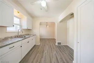 19115 Muskoka Ave, Loveland, OH 44119 - Photo 10