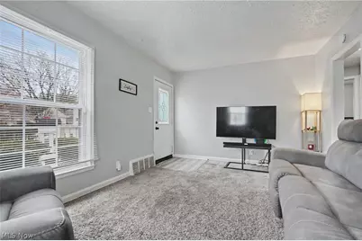 834 Sarcee Avenue, Akron, OH 44305 - Photo 8