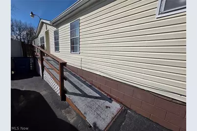 3700 Liberty Avenue, Hubbard, OH 44425 - Photo 4