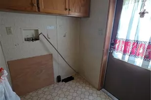 3700 Liberty Ave, Hubbard, OH 44425 - Photo 10