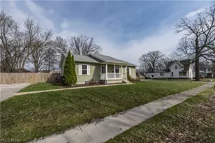 195 E Pennsylvania Ave, Sebring, OH 44672 - Photo 6