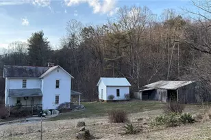 6809 Leonhard Hill Rd SW, Port Washington, OH 43837 - Photo 2