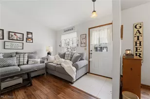 5206 University Dr, Geneva, OH 44041 - Photo 2