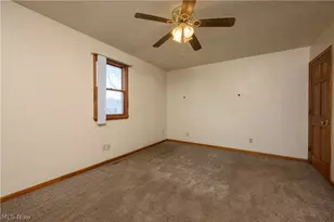 223 E 9th St, Uhrichsville, OH 44683 - Photo 16