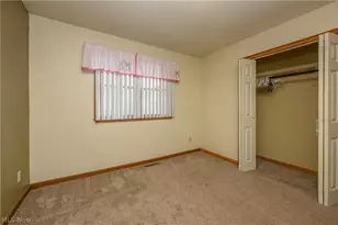 223 E 9th St, Uhrichsville, OH 44683 - Photo 20
