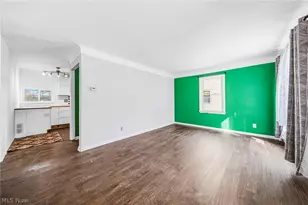 406 E 274th St, Euclid, OH 44132 - Photo 10