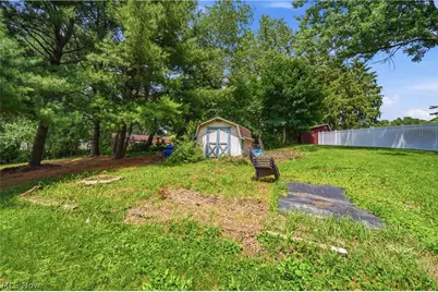 7622 Marelis Avenue NE, Canton, OH 44721 - Photo 8
