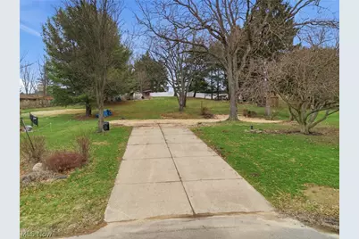 7622 Marelis Avenue NE, Canton, OH 44721 - Photo 1