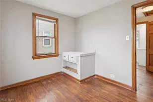 9504 S Highland Ave, Garfield Heights, OH 44125 - Photo 14
