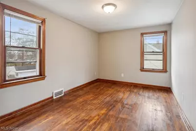 9504 S Highland Avenue, Garfield Heights, OH 44125 - Photo 18
