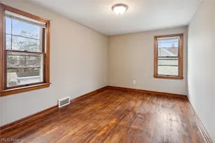9504 S Highland Ave, Garfield Heights, OH 44125 - Photo 18