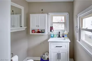 1913 E 123rd St, Loveland, OH 44106 - Photo 6