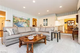 29249 Orangewood Dr, Orange, OH 44122 - Photo 8