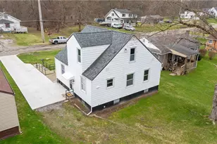 2526 Stocker Ave, Youngstown, OH 44505 - Photo 8