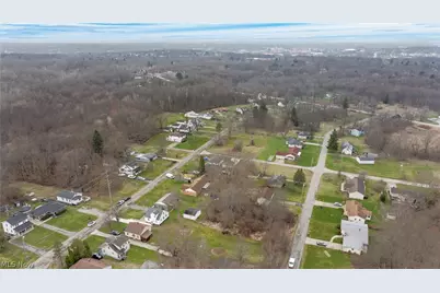 2526 Stocker Avenue, Youngstown, OH 44505 - Photo 30