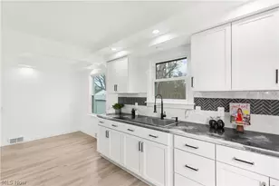 2526 Stocker Ave, Youngstown, OH 44505 - Photo 14