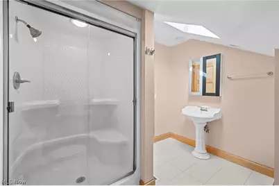 25 Brandon Court, Moreland Hills, OH 44022 - Photo 40