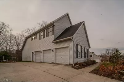 185 Beaumont Trail, Aurora, OH 44202 - Photo 2