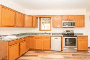 502 N Swinehart Rd, Orrville, OH 44667 - Photo 8