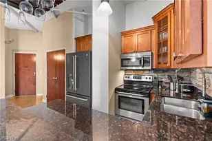 1133 W 9th St, Loveland, OH 44113 - Photo 8