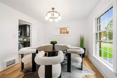 3750 Bainbridge Road, Cleveland Heights, OH 44118 - Photo 6