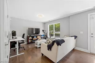 1240 W 70th St, Loveland, OH 44102 - Photo 8