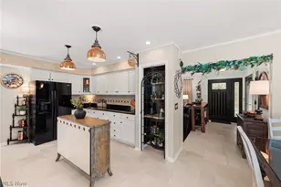 257 Windward Dr, Elyria, OH 44035 - Photo 6